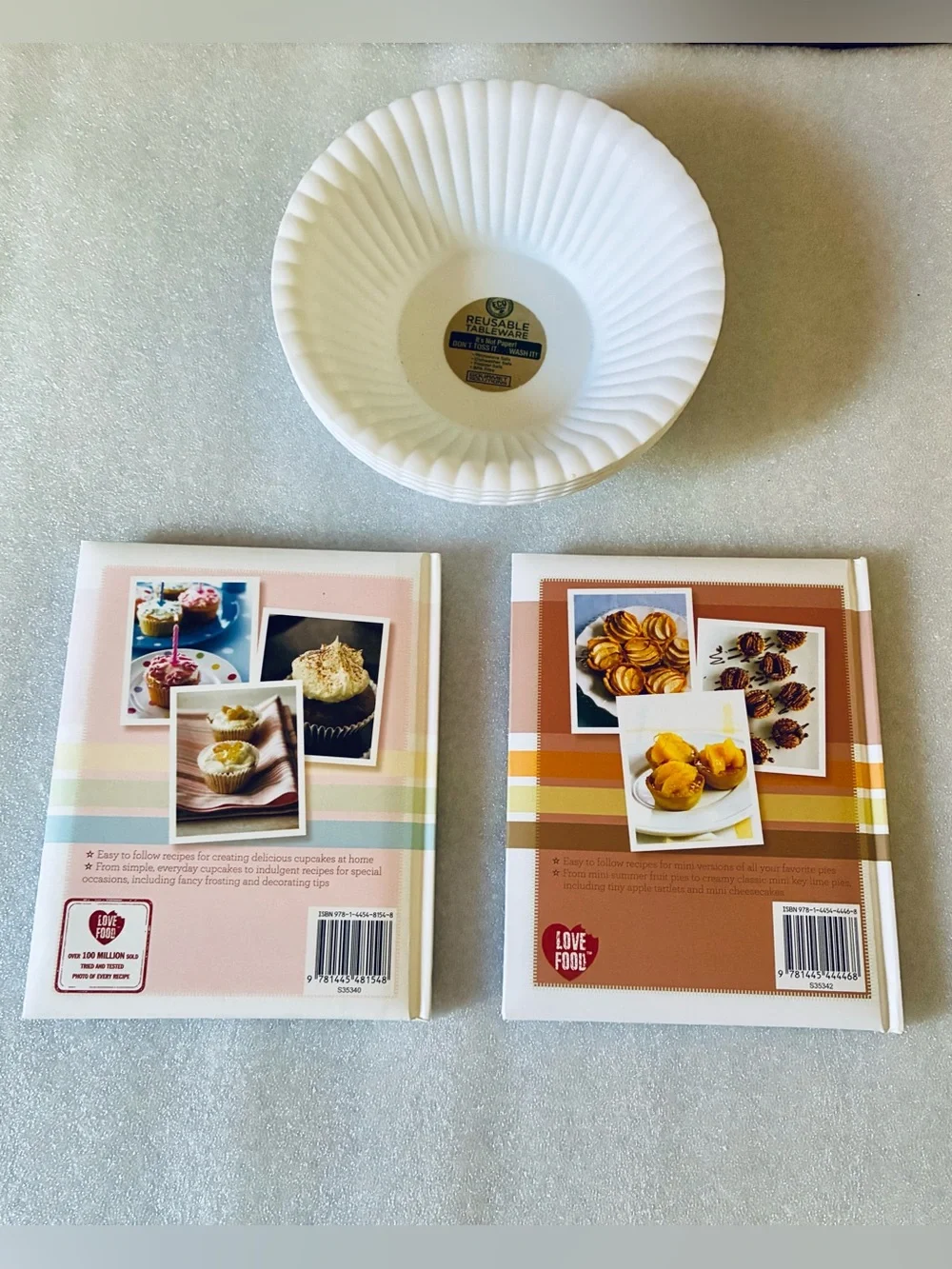 Reusable White Sturdy Bowl Set of 4 + 2 BONUS baking mini books Multi